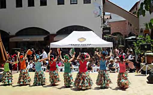 Paseo Nuevo dance